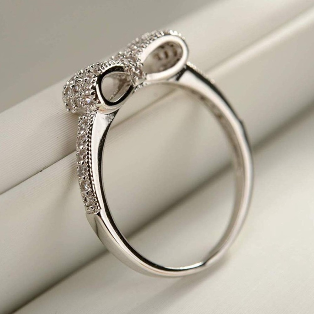 SIZE 5 18k WHITE GOLD  Cubic Zirconia Bow Ring - Picture 3 of 4